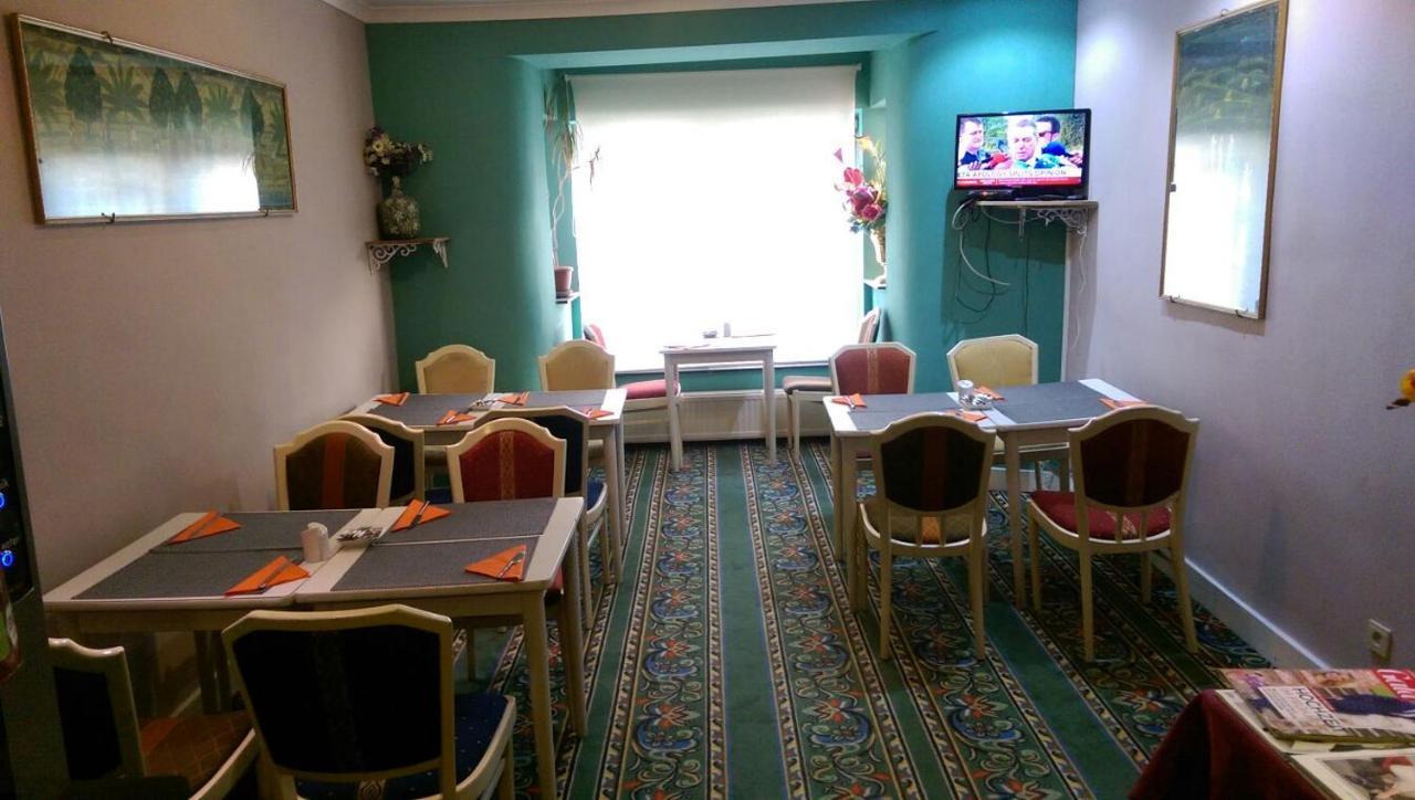 Hotel L'Auberge Du Souverain Auderghem Buitenkant foto