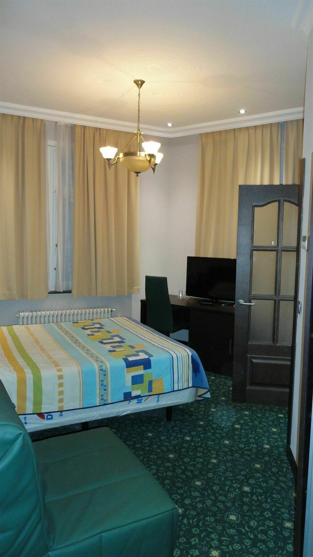 Hotel L'Auberge Du Souverain Auderghem Buitenkant foto